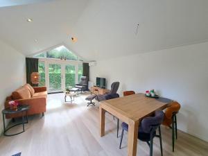 Moderne Tiny Chalet, 15min van Zeeuwse Kust VP072
