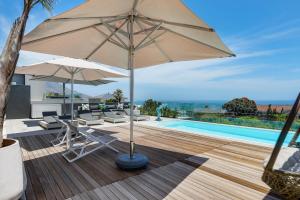 Jo Leo - Camps Bay Lux Villa with views & pool