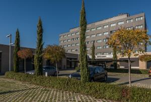 Hotel Mercader - 4-звездочные отели в городе Мадрид