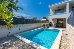 Villa Larus on Island Krk for 6 people with sea view & only 500 m from the sea