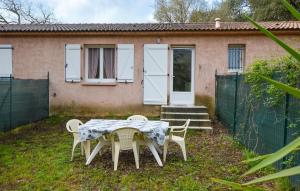 1 Bedroom Awesome Home In Vignale