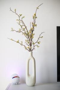 La Rambla Sky Penthouse - Rooftop BBQ pool near beach - by Oyoostays