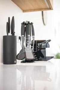 La Rambla Sky Penthouse - Rooftop BBQ pool near beach - by Oyoostays