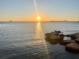 Appartements Voile de Mer 2 - Les Pieds dans l-eau, CLIM, Wifi, 3 personnes : Studio - Vue sur Mer