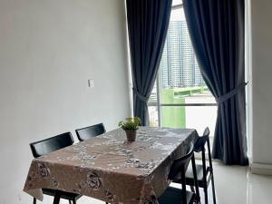 2BR Airport Panoramic View Family Suite