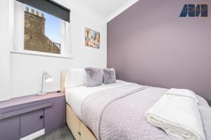 2 Bed Home with Parking Sleeps 4