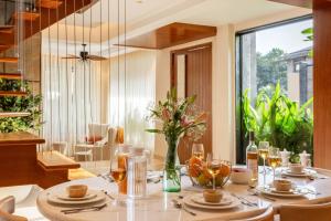 HIREAVILLA Villa Orann - Luxury 5BR in the heart of Vagator