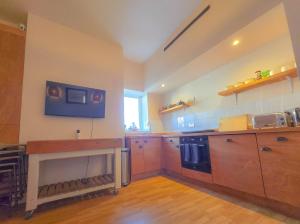 Central Wellington Apartment with Courtyard