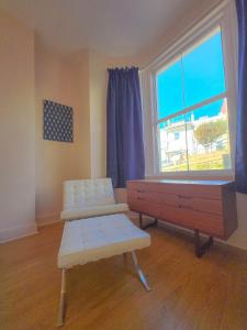 Central Wellington Apartment with Courtyard