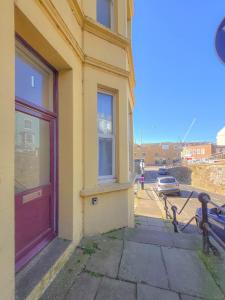 Central Wellington Apartment with Courtyard