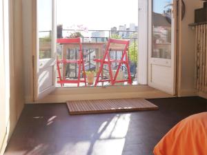 Lumineux, calme, charme villageois à 2mn du métro parisien