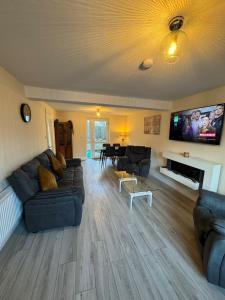 Top Of The Town Westport