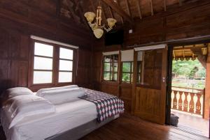 Villa Couple by Santosa Stable Resort