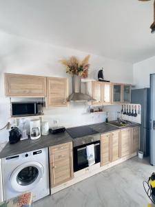 Ageri & Tritonis Luxury Apartments