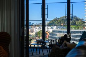 Spacious 3BR in Barangaroo with Free Parking near CBD