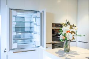 Spacious 3BR in Barangaroo with Free Parking near CBD
