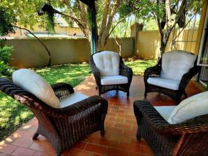 Selah, self-catering