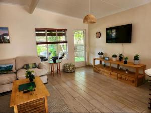 Selah, self-catering