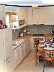 Aerie House Skiathos 2 bedroom 2 bathroom apartment with sea view