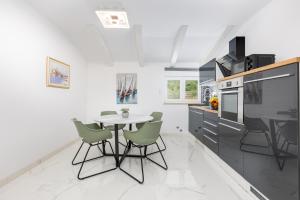 Adri Villa with private heated pool, jacuzzi, sauna & gym