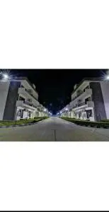 Hotel Super Townhouse Omaxe Eternity vrindavan near Prem Mandir - Jait