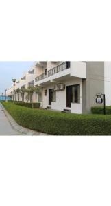 Hotel Super Townhouse Omaxe Eternity vrindavan near Prem Mandir