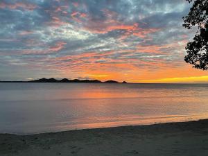 Secluded 4BD Beach Villa, Fast Wifi, Pet Friendly