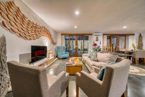 Spacious 3bd Cemagi Villa w Pvt Pool & Shared GYM