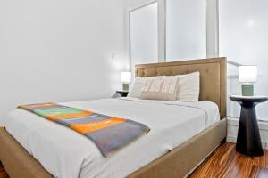 Stunning 2 Bedroom Duplex in YT sleeps 8 - 5 Min to Beach