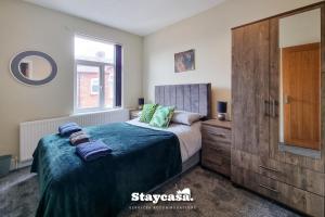 Stylish 4-Bed Home with On-Street Parking