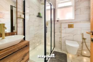 Stylish 4-Bed Home with On-Street Parking