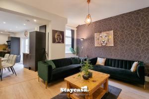 Stylish 4-Bed Home with On-Street Parking