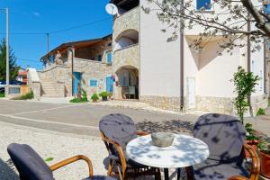 Apartment Ana-Rapavel