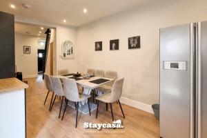 Stylish 4-Bed Home with On-Street Parking