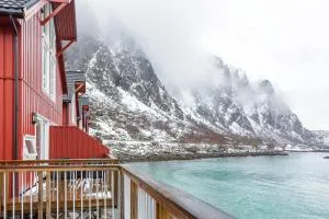 Modern Seahouse in Svolvær with stunning views! - 斯沃尔韦尔