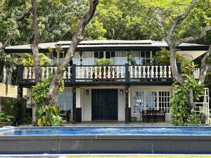 Charming 6BD Villa , Pool, Wi-Fi, Solar Energy