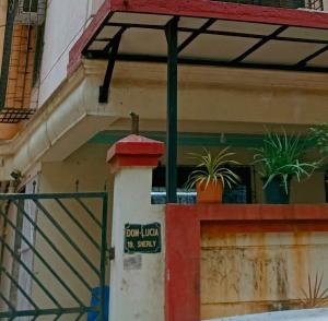 Dom Lucia 201 Quiet and Cozy 1 BHK Bandra Ocean Side WIFI