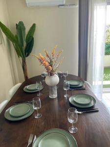 Nice french Riviera, parking gratuit, Tram L1 AU PIED de limmeuble