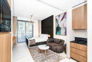 Escape24 Cozy Studio with Pool View in JVC