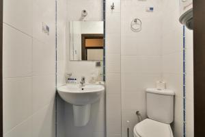 Grand Central Elegance - 2BR