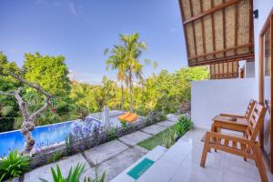 Kelingking Beach Villas