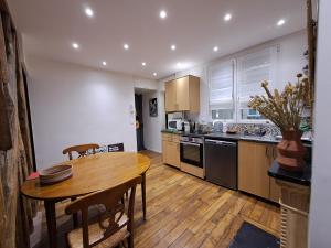 Sampaix Bis - CI - Nice flat for 2 people Canal St Martin Paris 10