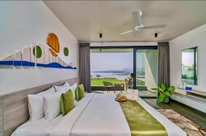 SaffronStays Sol Mere