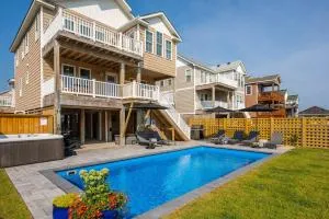 Fantabulous Nags Head Home with Pool & Hot Tub, Firepit and Steps to beach - Waves
