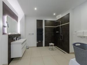 ALTE SEEFAHRTSCHULE - ZWEI WASSER App 11 "Mohnblume"