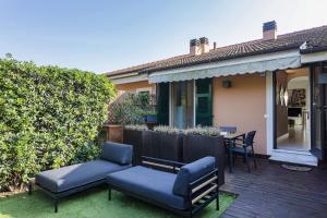 Elegant sea view apartment by Wonderful Italy