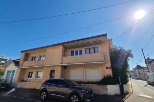 Appartements Apartment with balcony near the sea : photos des chambres