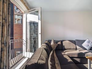 Luxury 2BR W Balcony Cathedral Qtr Parking! - Pass the Keys
