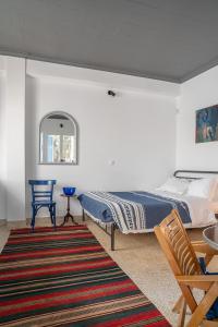 Athenian Cypress House, Studio