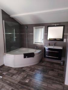 Maisons de vacances Maison agreable pour vacances en Provence, ideale pour 8 personnes : photos des chambres